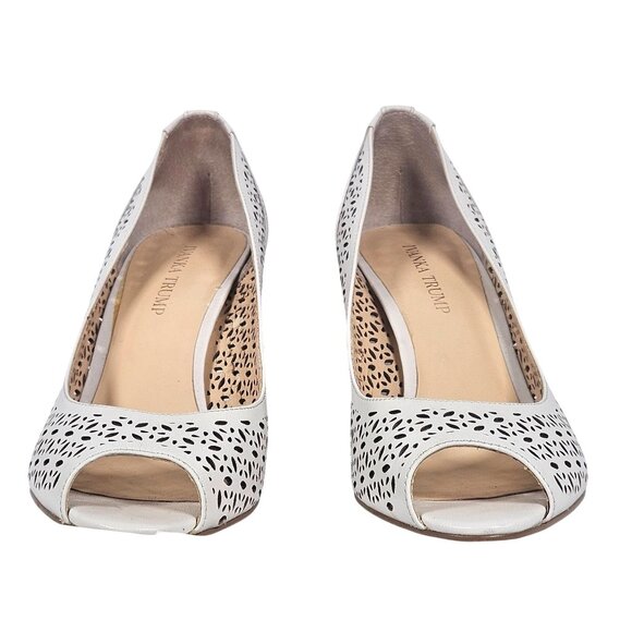 Ivanka Trump Comfy Women Ivory Lazer cut Leather Peep Toe High Heel Pumps 9M - Picture 2 of 15